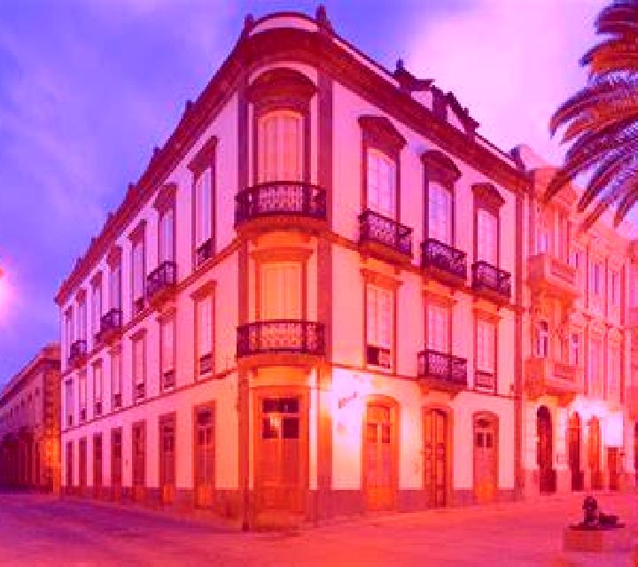 Josefa 3 Camarones escort