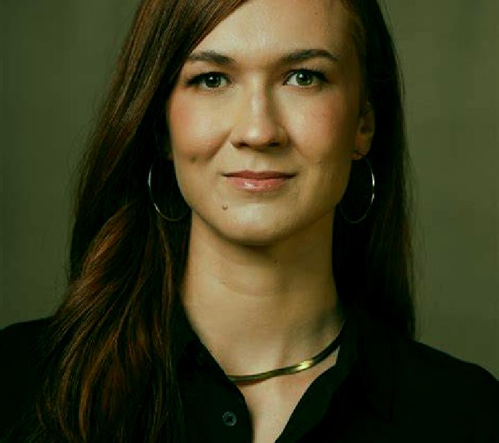 Paulina Cameron escort